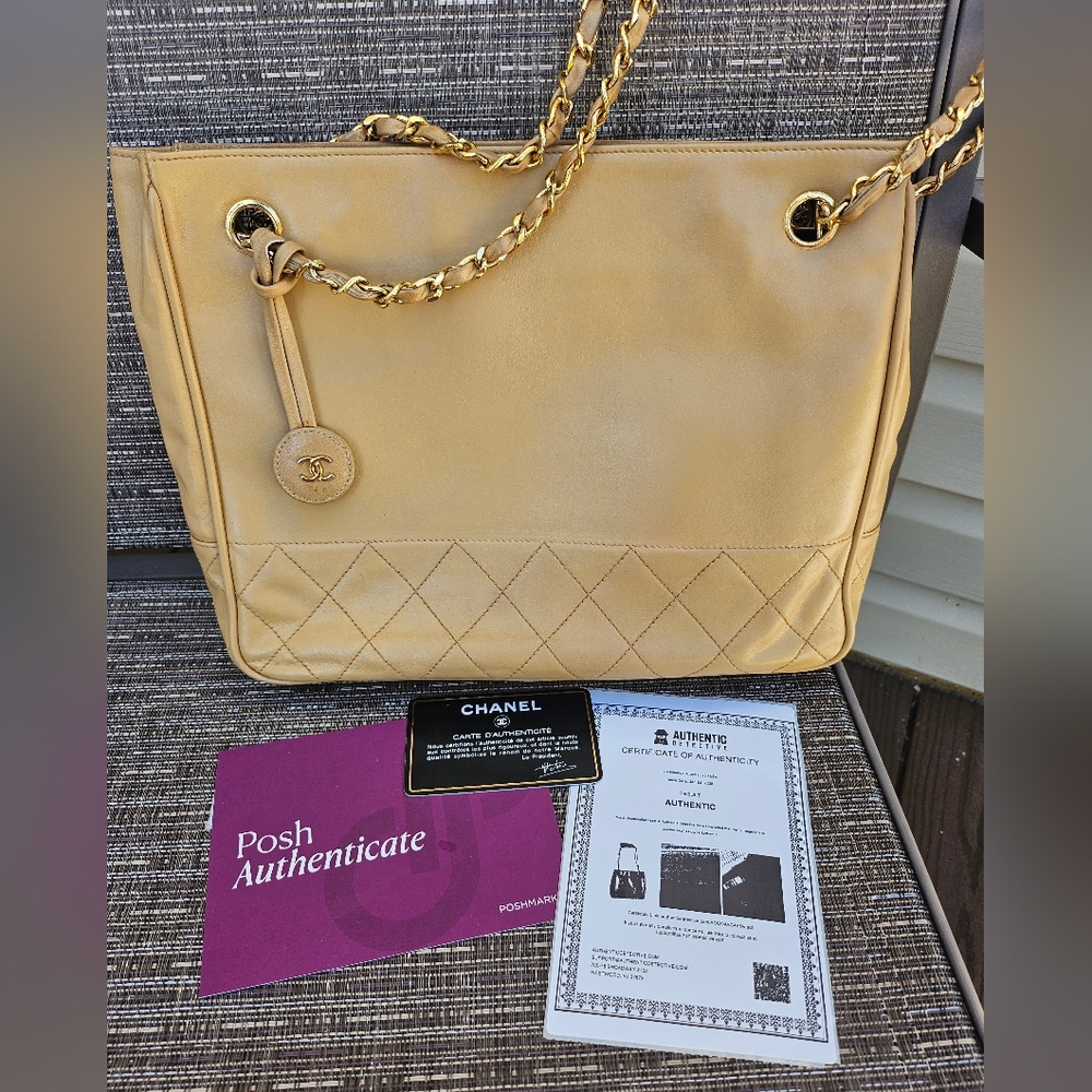 EUC Chanel Quilted Lambskin Tote Bag Gold Chains - Picture 3 of 15